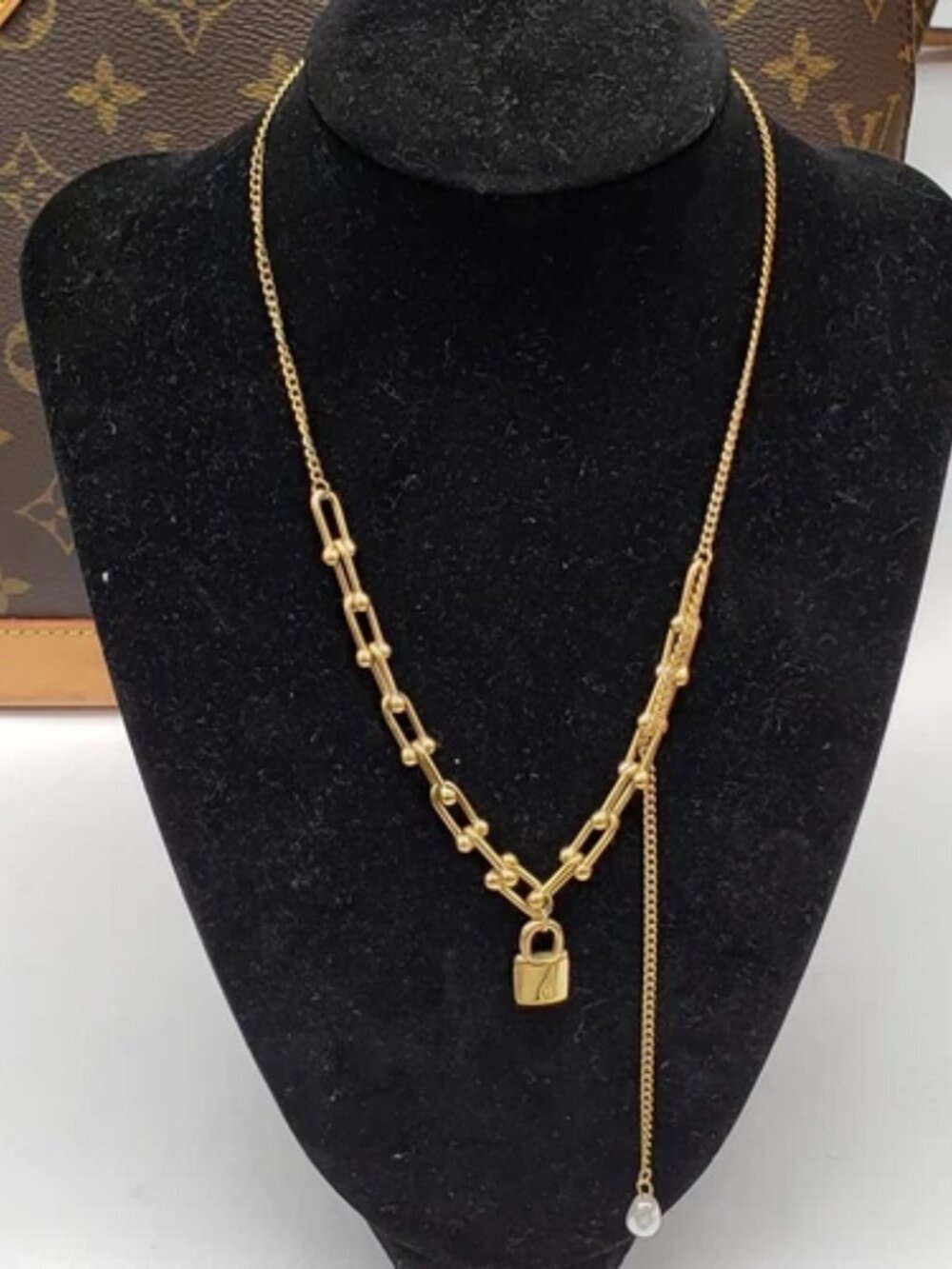 Gold-Plated Necklace with Authentic Louis Vuitton Padlock - Picture 8 of 10